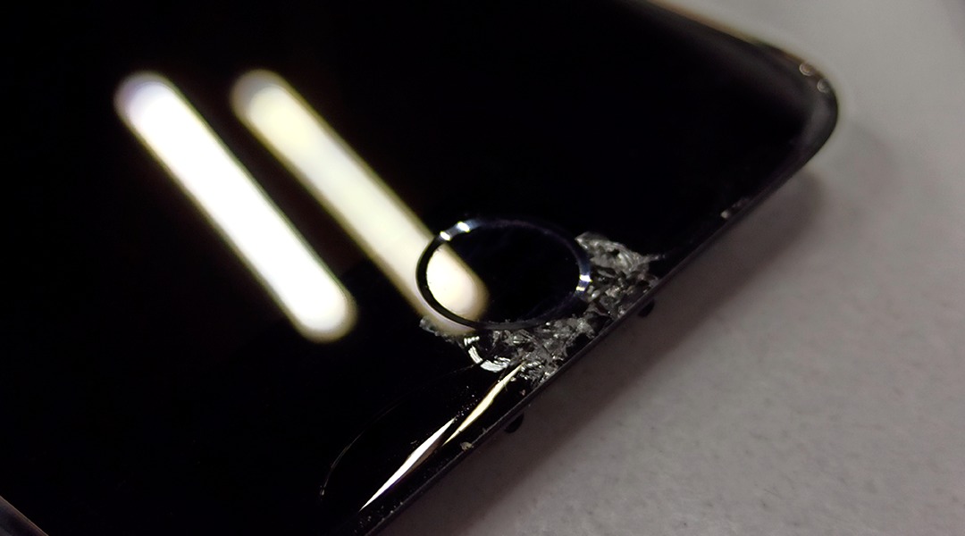 Разбито стекло дисплея iPhone